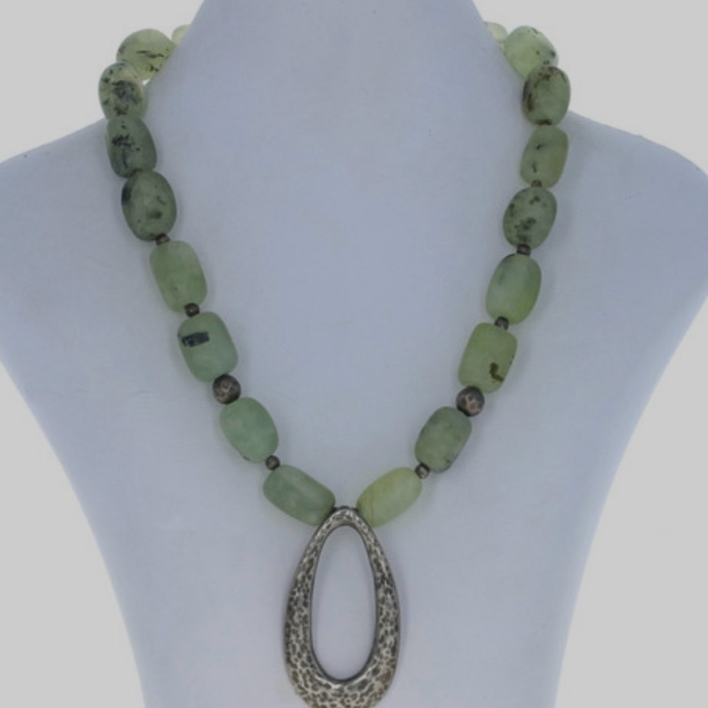 Exquisite Silpada Green Multi-Stone Necklace